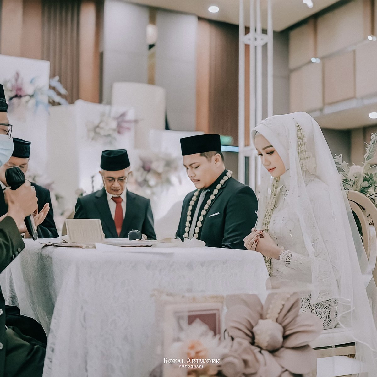 HarperJogja's tweet photo. Whether it's an intimate or large celebration, book your next event with us by getting in touch with our expert team by clicking the link on our bio.
.
📸 by: @royalartworkfotografi
#stayatarchipelago #stayatharper #eventsatarchipelago #eventsatharper #harperjogja https://t.co/OKnTg5S6g8