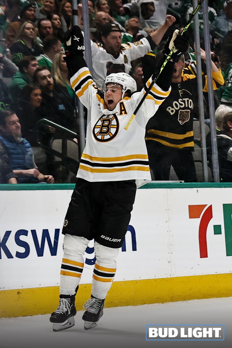 NHLBruins's tweet photo. 🗣️🙌

#BudLightCelly | @budlight https://t.co/aGoThHv2mY