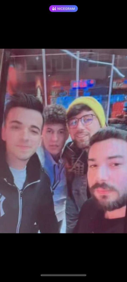 Survivor yasin dinle beni her ne olursa olsun 10 yıldan fazla arkadaştık ve arkadasim ölmek üzere çok hastayım yürüyecek bile gücüm yok ve 40 derece ateşim var kış günü sokakta kalıp uyuyorum bana karşı gülüp  selfie çekmeniz  kadar utanç birşey olamaz ayıp vallahi ayıp