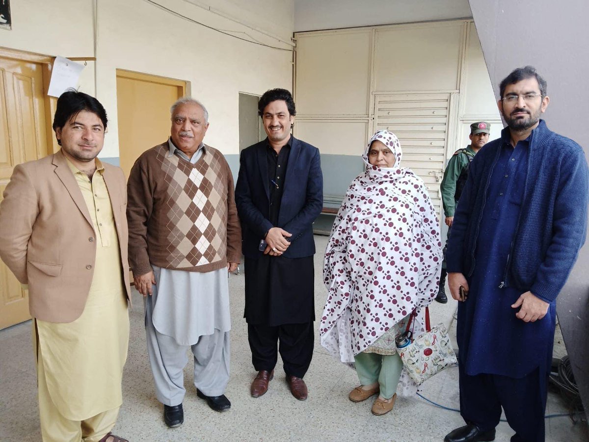 mjdawar's tweet photo. Congratulations to @ProfMIsmail and his wife, parents of @NDM_Official leader @Gulalai_Ismail, who have been acquitted by the ATC in Peshawar in the fake case filed against them. They have been harassed and persecuted for far too long. Their resolve remains unshaken. https://t.co/8VxaE3vI0E