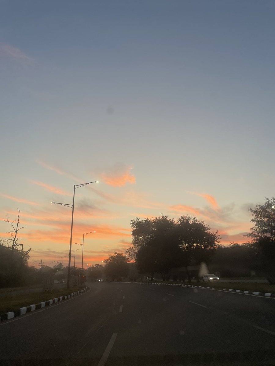 ShaillyBishnoi's tweet photo. Some mornings like this ❤️
#Chandigarh 
#UnFiltered https://t.co/YttPq5aPrm