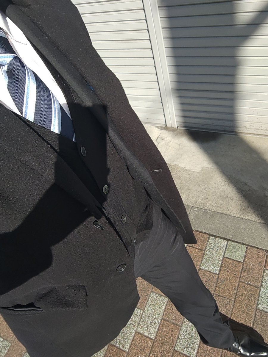 またまたスーツでお出かけ♪
仕事終わったから帰るぞー。
せっかくのスーツで時間も早いし何もせず帰るのもったいない気もする😁笑