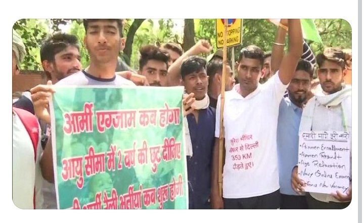 DharmaramGurj17's tweet photo. #JusticeForDefenceStudents
#23_को_दिल्ली_चलो
#अंतिम_संघर्ष
@Ravindra_Fouji @PMOIndia @rajnathsingh @rashtrapatibhvn @AmitShah @adgpi @ArvindKejriwal @RajatSharmaLive @jayantrld 
मोदी जी हमारे साथ अन्याय मत करो हमारा हक हमको देदो हम किसान के बच्चों को आप क्यू परेशान कर रहे हो https://t.co/WQ502XkCML