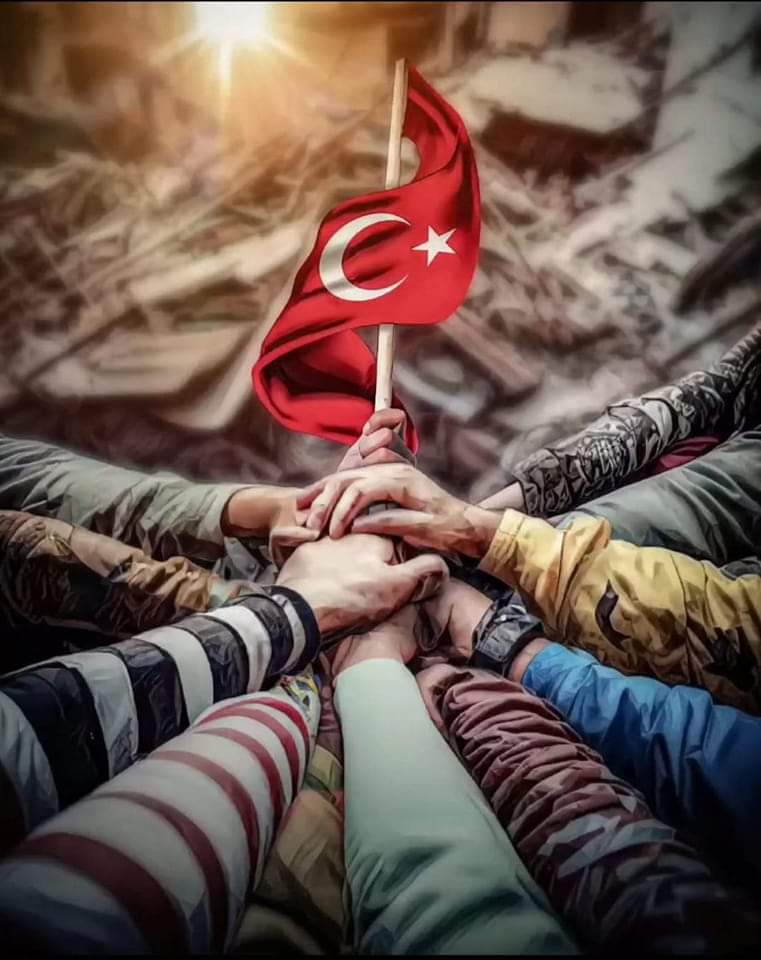 Hayatınızı güzelleştiren birliktelikleriniz varsa,
İyi bir Eş..
İyi bir DOST..
Kardeş.
Komşu.
Evcil hayvan.
Size iyi gelen kim varsa ona sımsıkı sarılın bugün..👨‍👩‍👧‍👧

GÜN Aymıyor ama
Allah'a olan inancım ve umudum olduğu sürece her şey düzelecek...

Allah Yâr ve yardımcımız olsun🤲