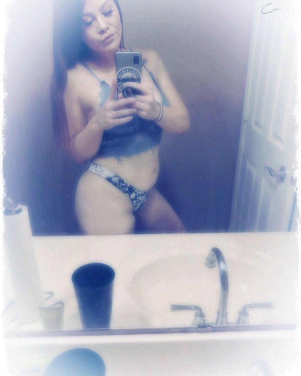 CarmenCarma69's tweet photo. #mirrorselfie #ValentinesDay #FYP #addmesnap https://t.co/BVI8PfGHY6