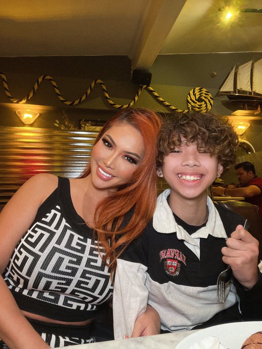 Perfect Valentines date with my son &hearts;️ https://t.co/n8y3g2tuc9<a href="/tag/yearofthevee"class="tags"><span>#yearofthevee</span></a>