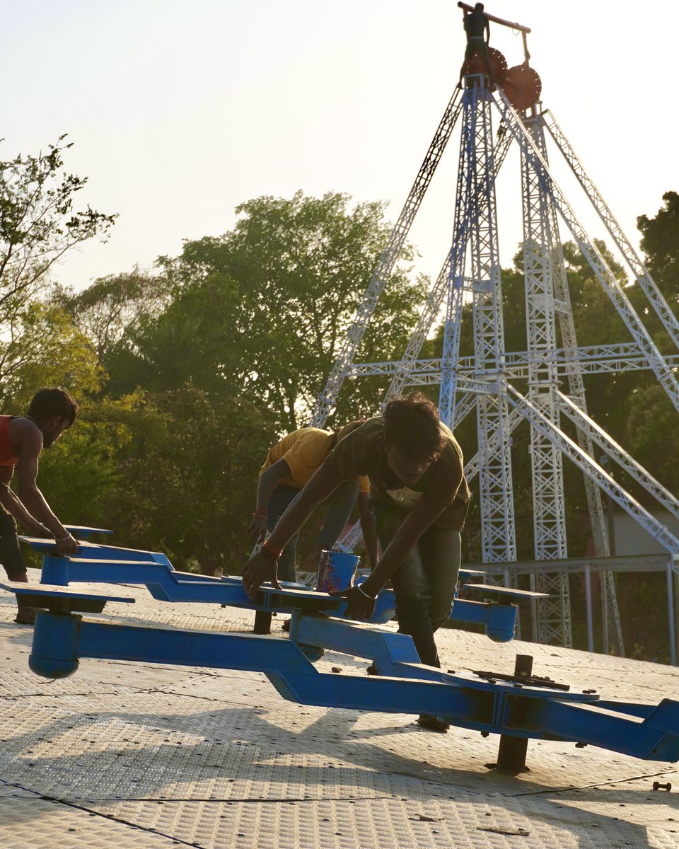 losttrailsss's tweet photo. Hizla Mela preparation at full pace, This year’s fair is very special.
.
.
#dumka #fair #mela #jharkhand #unseendumka https://t.co/B2XfMliR1D