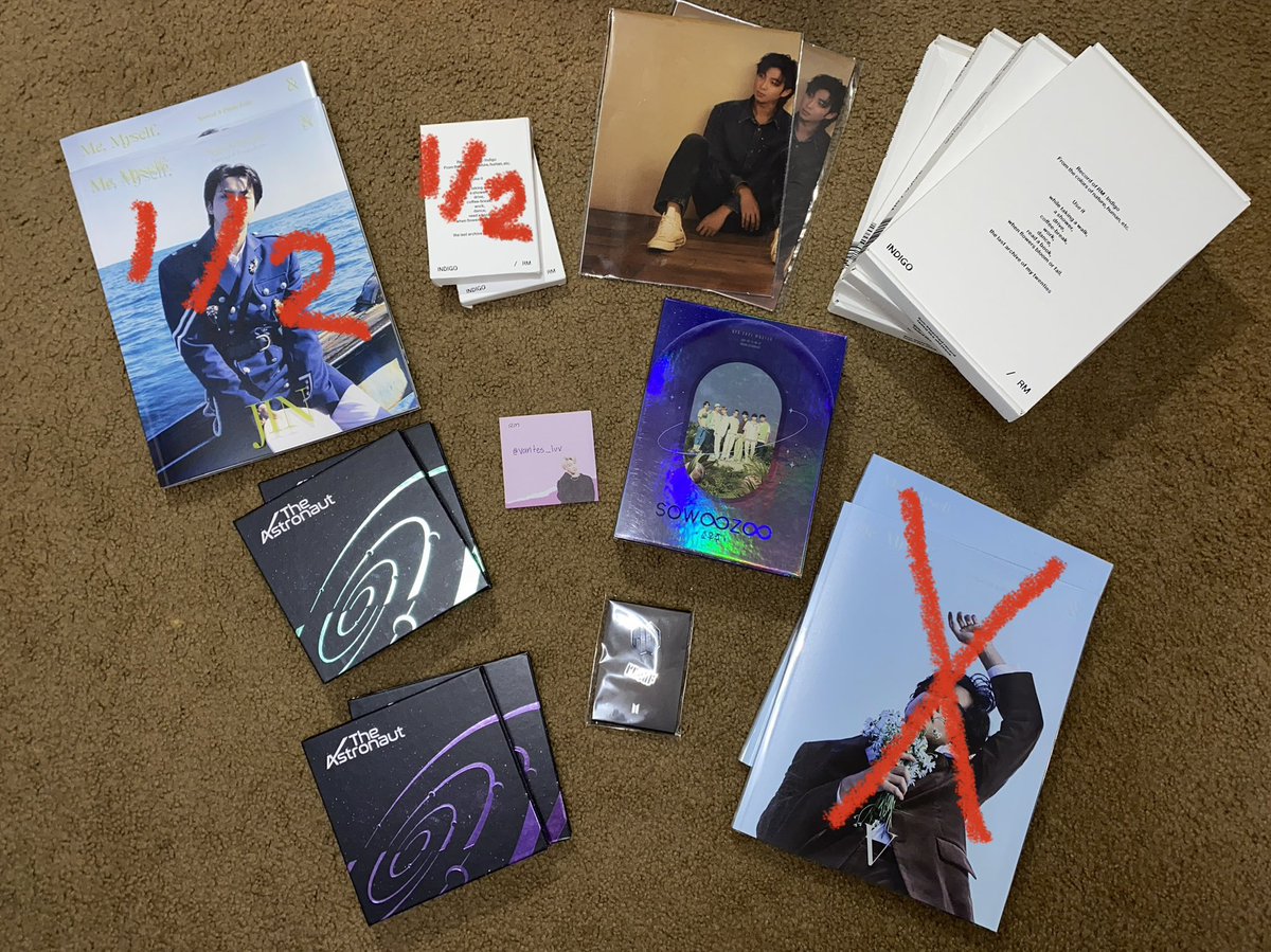 vantes_luv's tweet image. SELLING A LOT OF MY PCS AND EXTRA MERCH DM ME IF UR INTERESTED #btspcs #wtsbts #btswts #wtsbtsmerch #sellingbts #btsselling #btssale #btspcsale #btsmerch #btsmerchsale