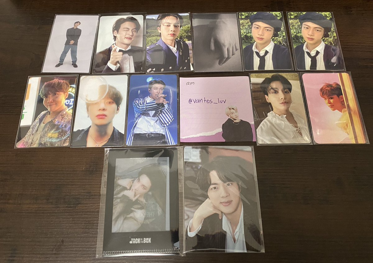 vantes_luv's tweet image. SELLING A LOT OF MY PCS AND EXTRA MERCH DM ME IF UR INTERESTED #btspcs #wtsbts #btswts #wtsbtsmerch #sellingbts #btsselling #btssale #btspcsale #btsmerch #btsmerchsale