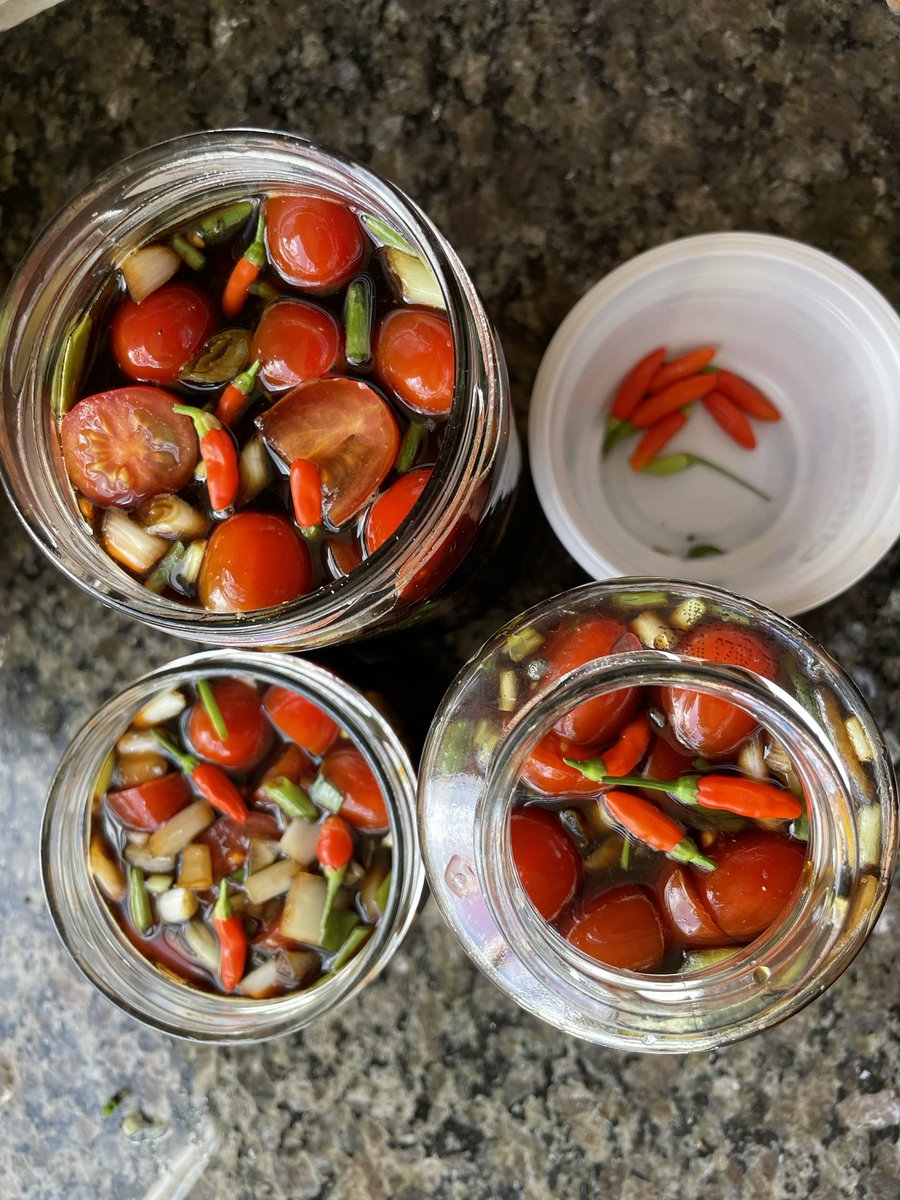 Howeaii's tweet image. Made #finadenne for friends with #donnesali from my garden