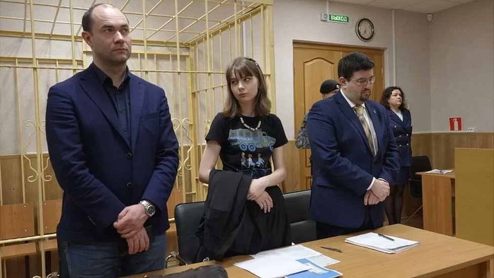 Olesya Krivtsova(20) facing 10 years of house imprisonment for putting up story of Anti-War on Instagram.
For just a Instagram story she is now facing house arrest.
#Russia #war #Ukraine #SocialSecurity #FOE #arrest