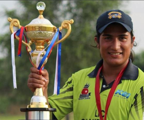 Snowjoy_Kashmir's tweet photo. The auction for the inaugural edition of the #WomenPremierLeague, underway at the Jio World Convention Centre in Mumbai, saw ‘Delhi Capitals’ franchise making a successful bid to bag #Kashmir-based #Cricketer Jasia Akhtar for an amount of rs 20 lakh.@mandhana_smriti https://t.co/7bs4PClMrX
