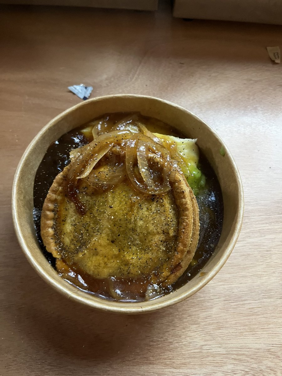 Alexgroundhop's tweet photo. @FootyScran steak and Guinness pie, mash, mushy peas and and onion gravy at @StockportCounty 90 grounds visited and probably the best food yet. 👍 https://t.co/cXFl24F3FS