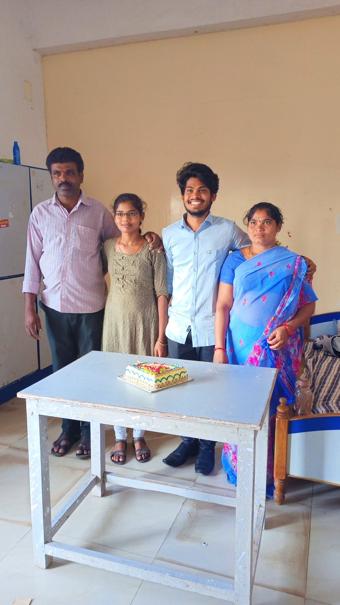 ANIL_ANI_93477's tweet photo. Life long my loved once is My Family 🤩💝💝
#CheersToRealLove
@realmeIndia https://t.co/6rE9cHTagn