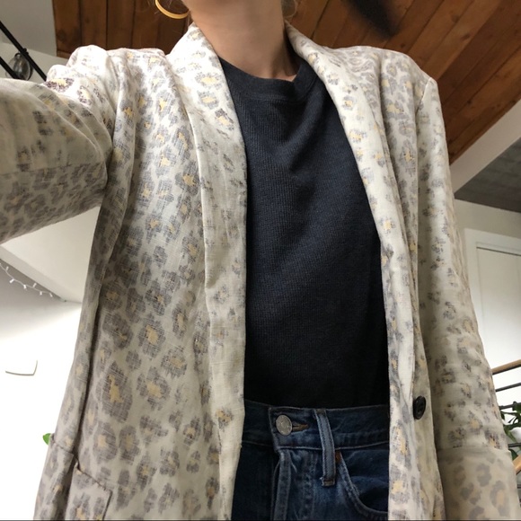 Jenniferperciv2's tweet photo. So good I had to share! Check out all the items I'm loving on @Poshmarkapp #poshmark #fashion #style #shopmycloset #lefton #raquelallegra #gilli: https://t.co/roMSmPbDZP https://t.co/4lIFNoi64N