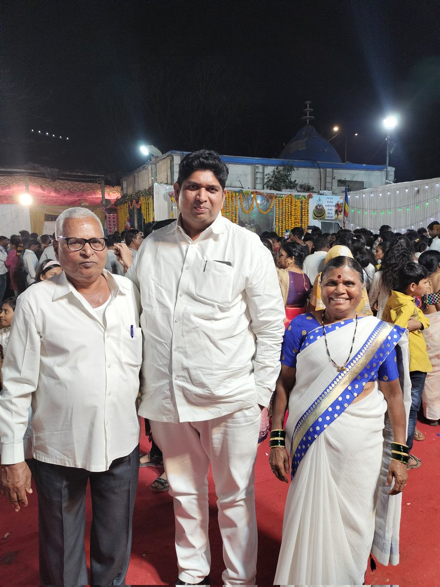 advnileshbhosle's tweet photo. माता रमाबाई आंबेडकर नगर घाटकोपर येथे थायलंड देशाचे ११० आंतरराष्ट्रीय #भिक्खु आणि भारतीय बौद्ध #भिक्खु - भिक्खुणींच्या उपस्थितीत #तथागत भगवान बुद्ध यांच्या पवित्र #अस्थिधातूचे दर्शन घेण्याचे भाग्य  मिळाले. https://t.co/YUuYrGnnFp