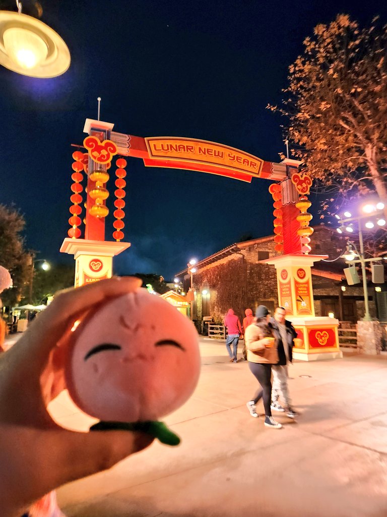 gravitymp3's tweet image. had a lil birthday excursion with the peach 

#YUNOwhoseDAYitis
#HAPPYJAEHYUNDAY
#포레버온리_함께할_재현의생일