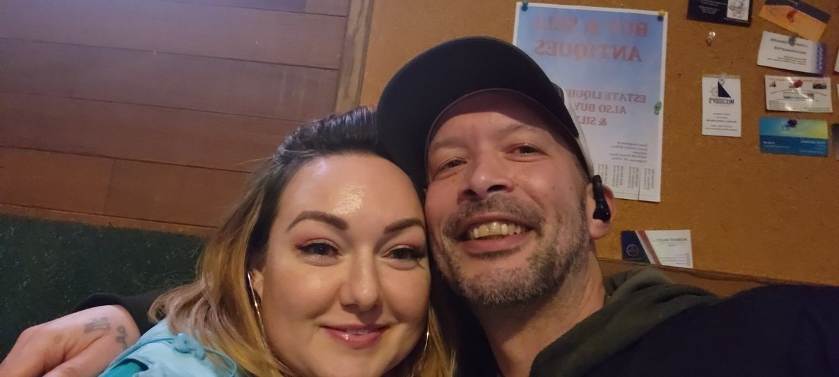 ManWithNoName30's tweet photo. @elonmusk my gf is way to fuckin cold. We need you to delete winter, well at least in the portland area. Thx bro! Keep doing all that smart guy stuff. It looks good on you. #keepportlandweird #joeyfromtheclub https://t.co/xdGczxSjJl