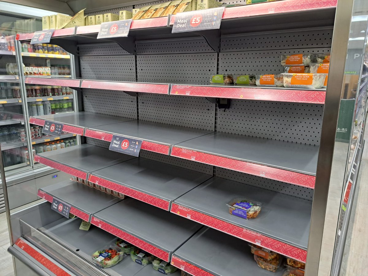 Empty shelves in M&S food at Bristol Temple Meads...
#BrexitBrokeBritain #BrexitWasALie #BrexitDisaster