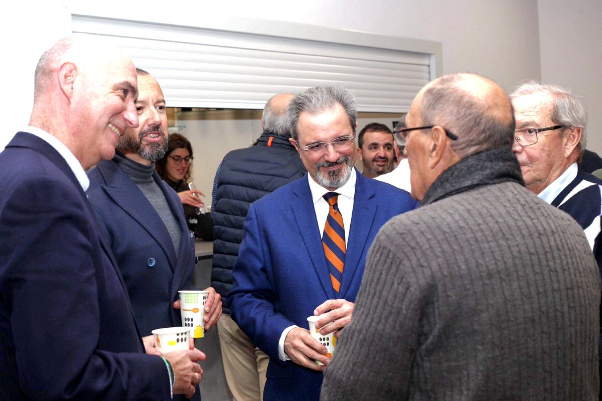 JosGOSALBEZ1's tweet image. Junto con nuestros candidatos @FloresJuberias y @JuanmaBadenas en el tradicional  𝙎𝙤𝙥𝙖𝙧 𝙙𝙚 #𝙁𝙖𝙡𝙡𝙚𝙨2023 de @FallaLantiga con la presencia del artista fallero #CarlosCarsí.

Cuenta atrás para unas Fallas que se prevén de lo más intensas.😉