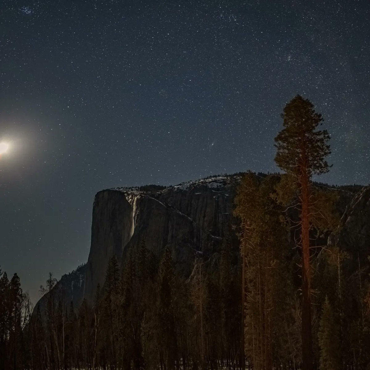 TaraMoonHunter's tweet photo. For those  going to to Firefall in Yosemite this month, I took these pictures 27 Jan 2023 of the falls lit by the moon. Possible moonlit Horsetail Fall dates during Firefall are 2/22 shortly after 7pm,  2/23 ~7:30pm, 2/24 ~7:45pm, and 2/25 ~8pm.  @YoseConservancy  #firefall https://t.co/bkDPgduoLx