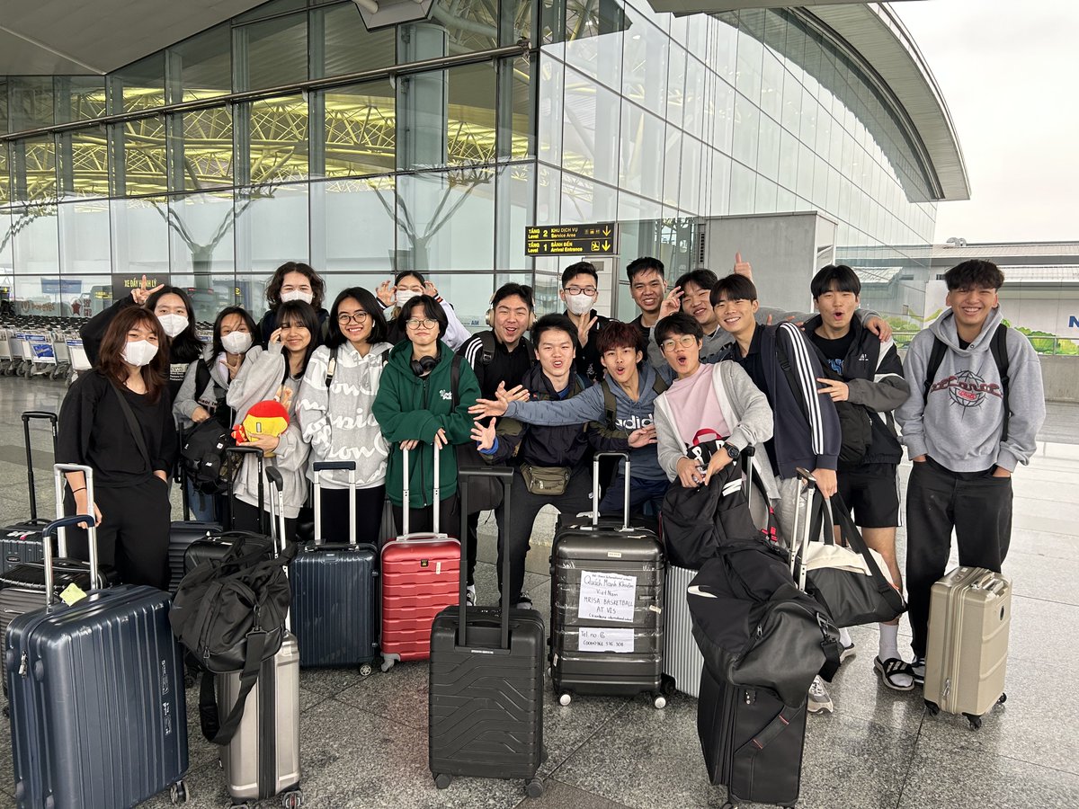 HISVietnam's tweet photo. And they are off.......
This morning our Senior Basketball team was up bright and early and on their way to Vientiane International School to compete in the MRISA Senior Basketball competition
We wish the HIS Tigers the best of luck.
GO TIGERS!!
#HISLearns #MRISA #Community https://t.co/v538pBUcnc