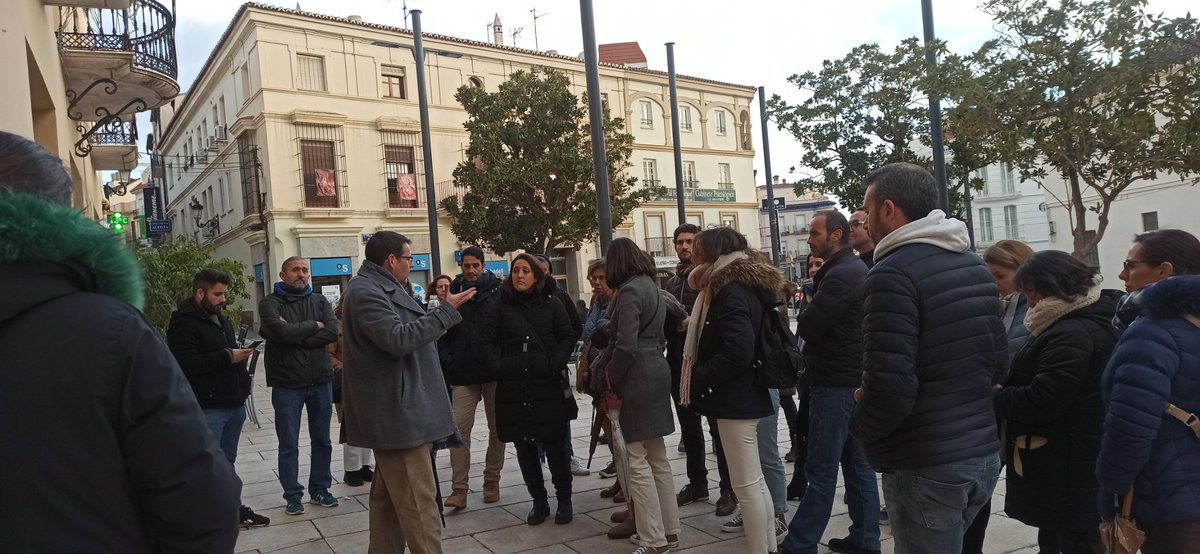 jrbeltran14's tweet photo. Sesion dedicada al barroco, cursoPatrimonio Histórico del Municipio de Vélez-Málaga como recurso didáctico en @cepaxarquia  @Mjbueno14 @Patrimonio_And @OrdenacionM @FormacProfAnd @ViVeVelez @AytoVLZ https://t.co/kGoCJtf27V