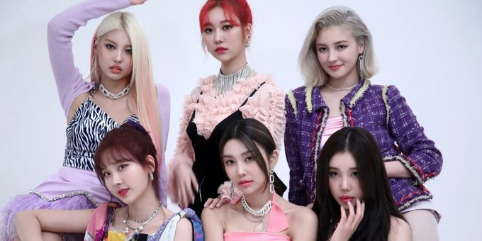 seoulmate_io's tweet photo. MOMOLAND Officially disbanded 😭😭😭😭
So sad, we wish girls could be together and let their fans enjoy their music more😭❤️
Check out Instagram for more kpop content: https://t.co/fC3lB0wrCe
#MOMOLAND #MLDNEWS https://t.co/Q2FIp0TYC9