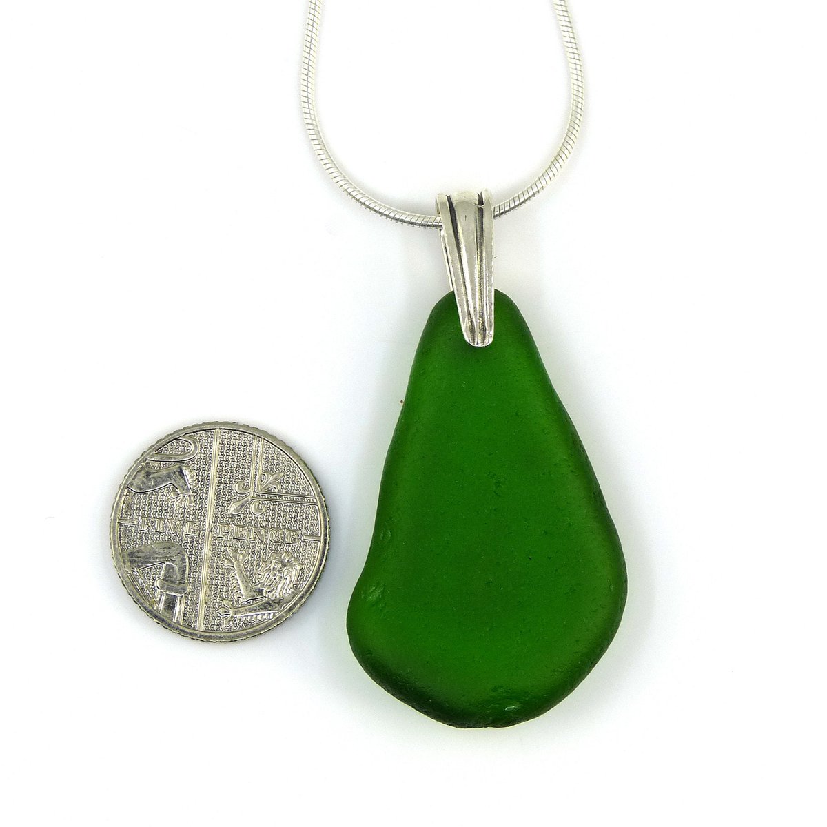 Hunter Green Sea Glass Necklace TAHLIA tuppu.net/3b984ed9 #UKGiftHour #UKGiftAM #northumberland #HandmadeHour #shopindie #EarlyBiz #warkworth #thestrandline #supportsmallbusiness #Etsy #StatementNecklace