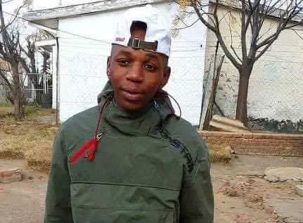 AdvoBarryRoux's tweet photo. Zolani Lennox Slayco (17) was stabbed to death with a bottle by 4 young girls ‘Liyema Mtoko, Akhona Ntamo &amp; Minothando Linganii’ after he accidentally broke their bottle of Gin alcohol in Khayelitsha. The girls are still roaming in streets as if nothing happened #JusticeForZolani https://t.co/drCMu3amo8
