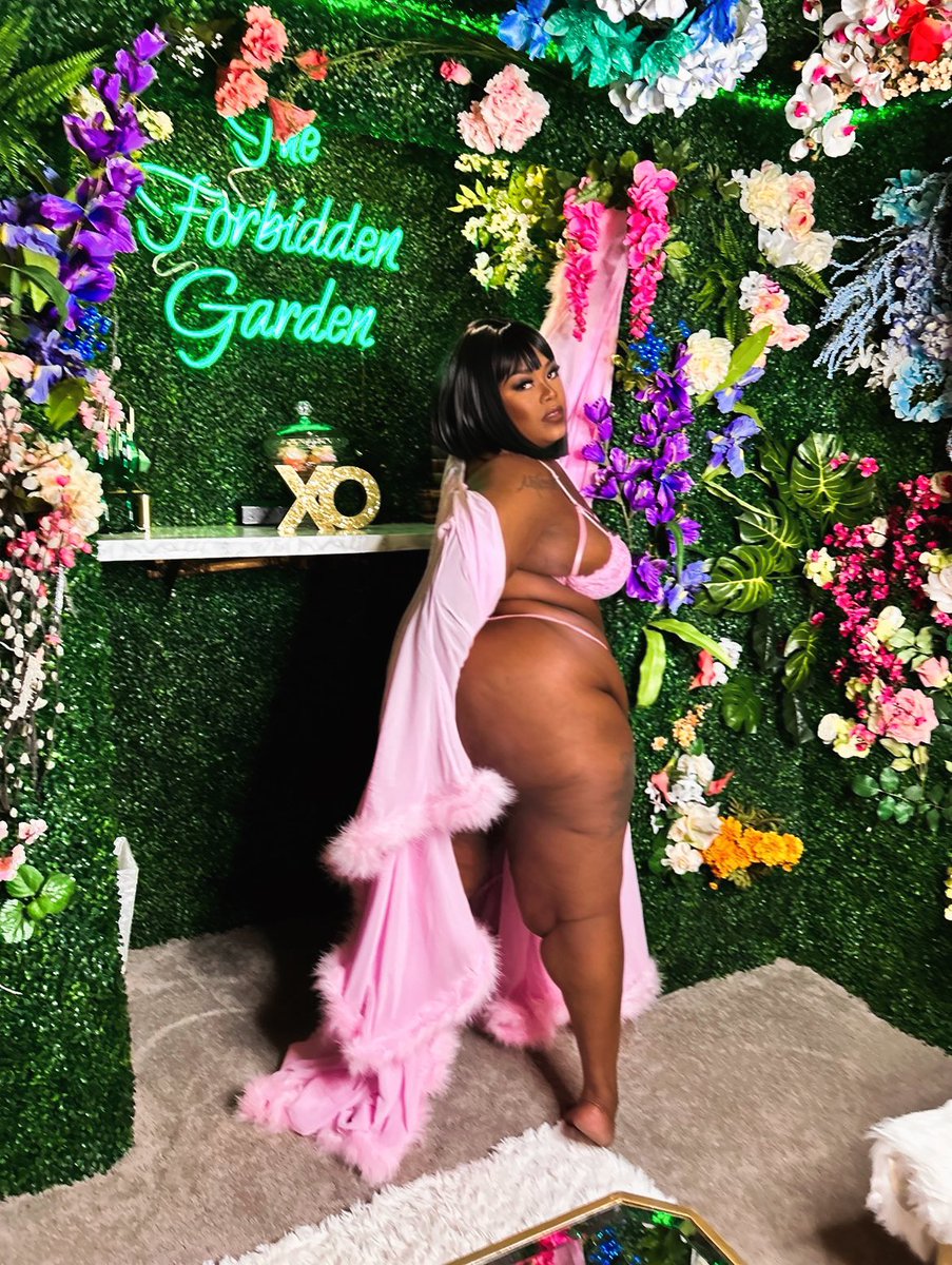 Day 14 of 14 days of Valentine’s day💌 

What happens in The Forbidden Garden stays in The Forbidden Garden 🤫 

Follow me on IG: Somethingsorare

Like and follow my FB page Somethingsorare

#14daysofvalentines #valentinesdaygift #valentinesideas #foryou