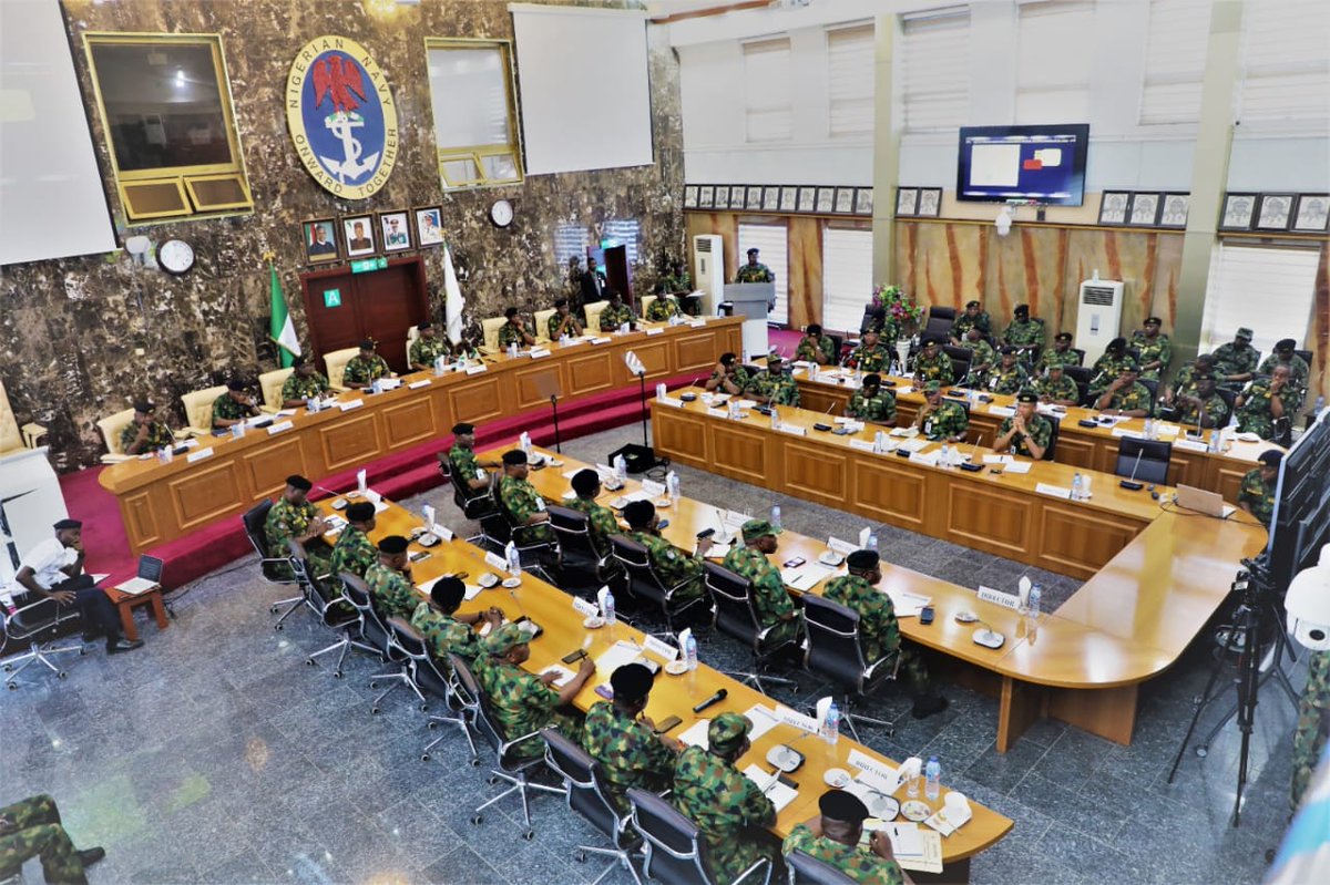adekunleotw's tweet photo. All General Officers in the Army have been urged by Lieutenant General Faruk Yahaya to make sure there is a secured and conducive atmosphere during the coming elections in Nigeria

Who are we voting for? 

#Onwardtogether

#NigeriaDecides2023

https://t.co/yiio8MiBWf https://t.co/QhhgmLlqWt
