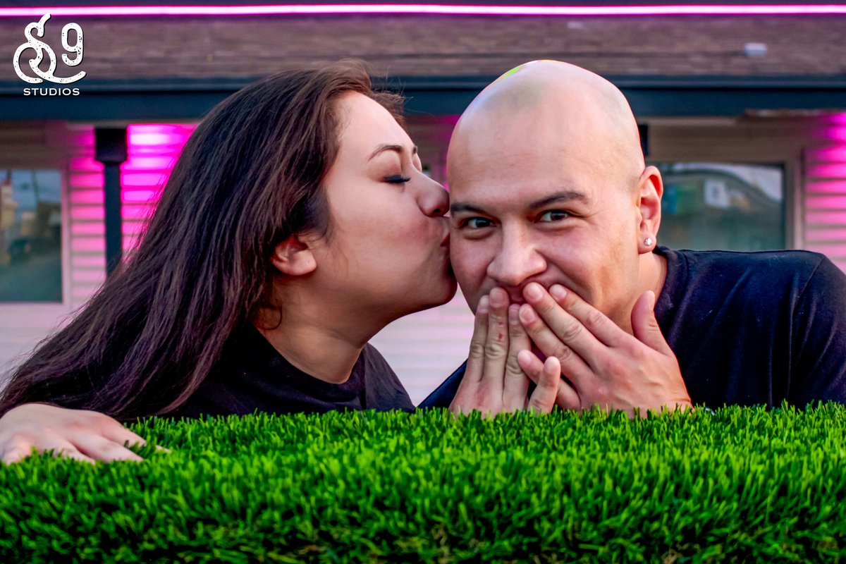 I LOVE YOU 🎮🕹❤

#saturninestudios #photographer #photography #photoshoot #canon #arcadephotoshoot #couplesphotography #couplesphotoshoot #love #married #geekycouple #player2 #gamercouple #gamer #arcadebar #rubiks #rubiksarcadebar #rubikseast #rubiksarcadebareast