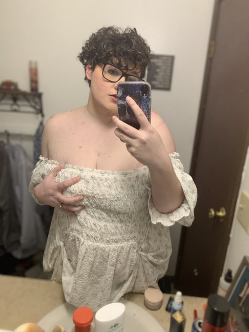 Happy Valentine&rsquo;s Day 💕  #nonbinaryporn #queerporn #cnc #fem #tits #bbw https://t.co/L13zLt3DPD<a href="/tag/nonbinaryporn"class="tags">#nonbinaryporn</a><a href="/tag/queerporn"class="tags">#queerporn</a><a href="/tag/bbw"class="tags"><span>#bbw</span></a><a href="/tag/tits"class="tags"><span>#tits</span></a><a href="/tag/fem"class="tags"><span>#fem</span></a><a href="/tag/cnc"class="tags"><span>#cnc</span></a>