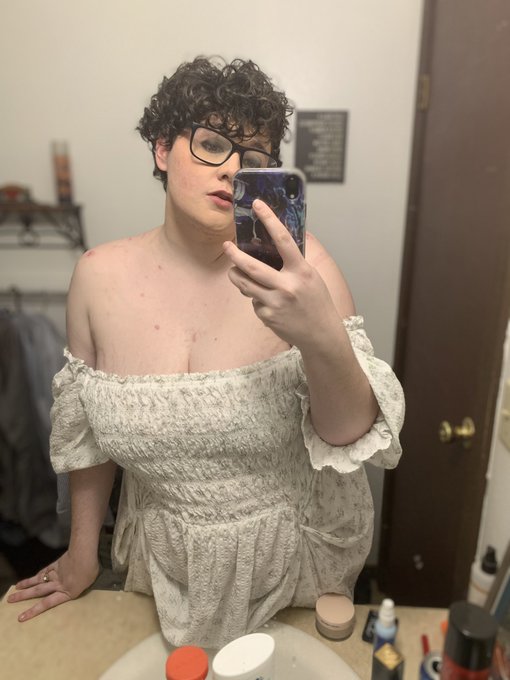 Happy Valentine&rsquo;s Day 💕  #nonbinaryporn #queerporn #cnc #fem #tits #bbw https://t.co/L13zLt3DPD<a href="/tag/nonbinaryporn"class="tags">#nonbinaryporn</a><a href="/tag/queerporn"class="tags">#queerporn</a><a href="/tag/bbw"class="tags"><span>#bbw</span></a><a href="/tag/tits"class="tags"><span>#tits</span></a><a href="/tag/fem"class="tags"><span>#fem</span></a><a href="/tag/cnc"class="tags"><span>#cnc</span></a>