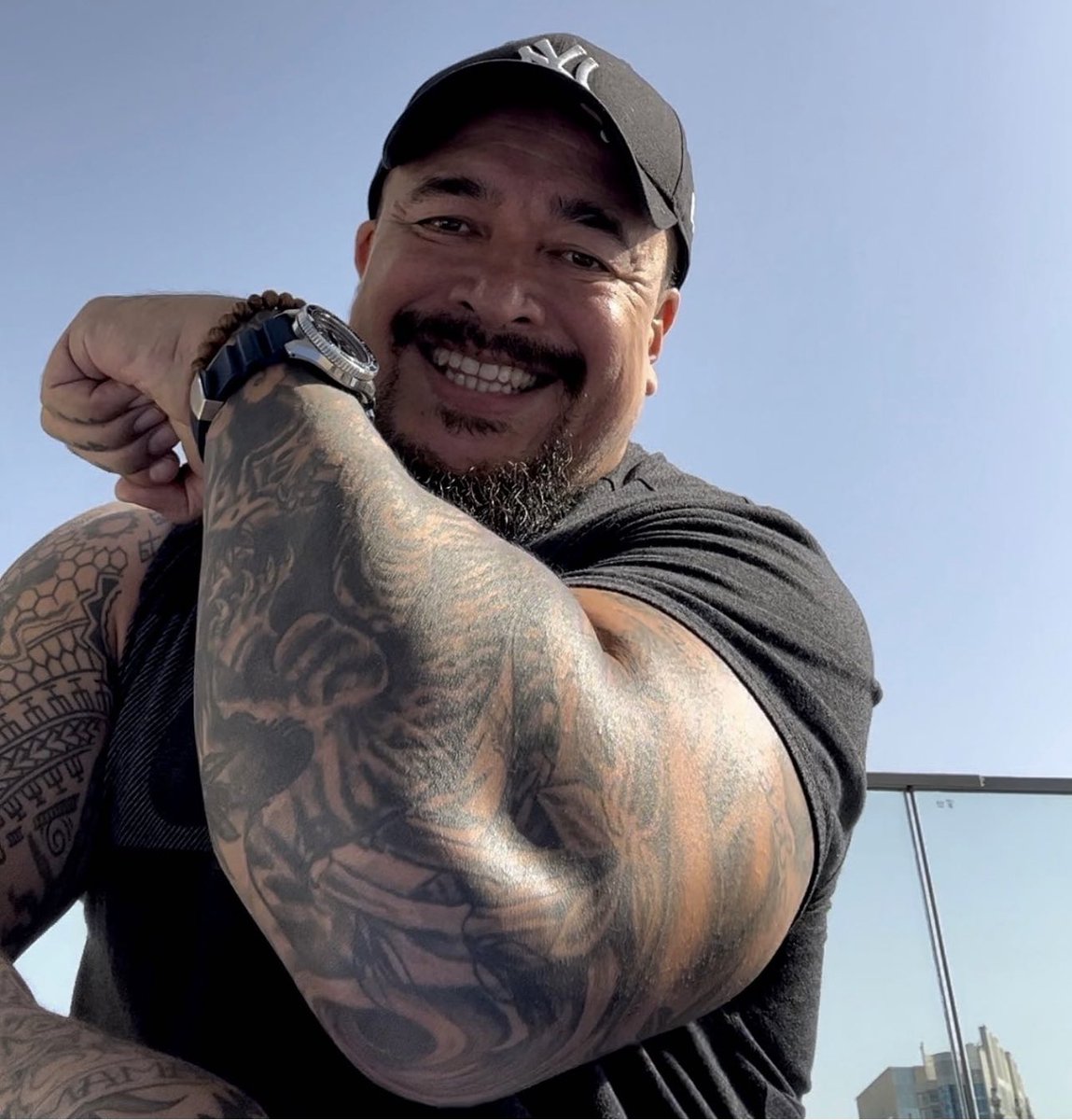 ManolitoPijloo's tweet photo. “Don’t complain, just work harder!” - Arnold Schwarzenegger ~ Flexing my forearm to check my progress, ain’t nothing to it but to do it! #smile #forearm #dubailifestyle #freedomlifestylecreators #arnoldschwarzenegger https://t.co/diwJkoDtm4