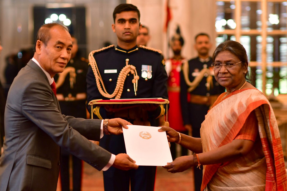 rashtrapatibhvn's tweet photo. President Droupadi Murmu received credentials from Mrs Diana Mickeviciene, Ambassador of Lithuania; Mr Dimitrios Ioannou, Ambassador of Greece; and Mr Bounmy Vanmany, Ambassador of Lao People’s Democratic Republic. https://t.co/AUjntA6ExM
