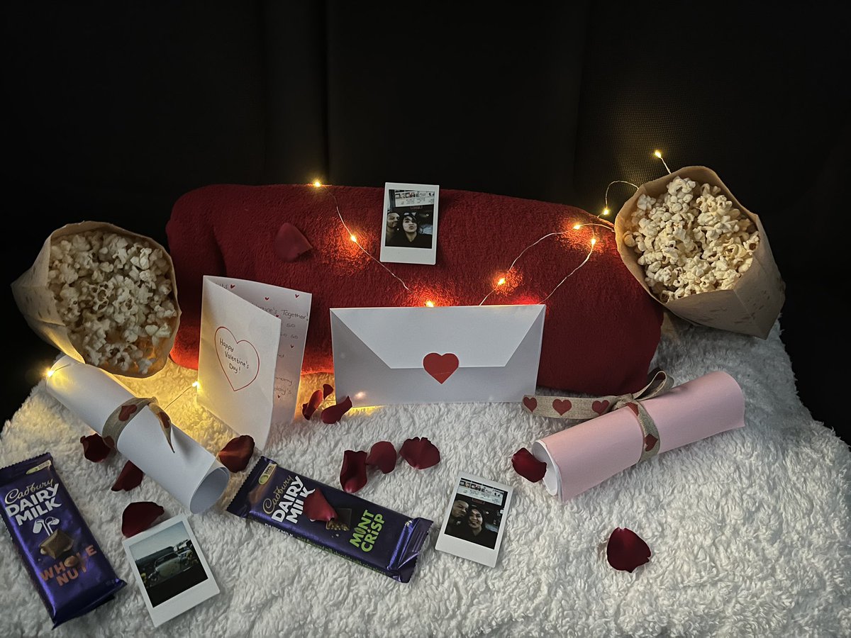 BellaSinclair2's tweet photo. valentine’s day 2023 https://t.co/cIzDJdpxD8