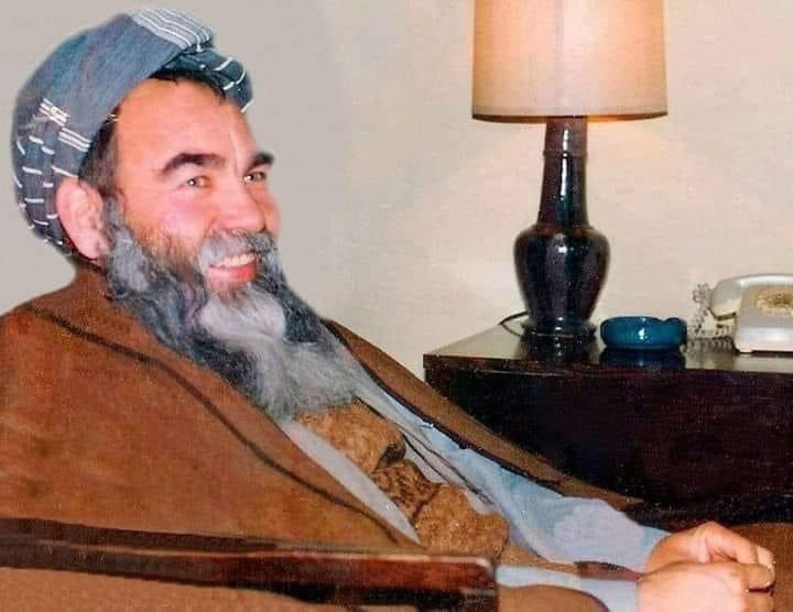 laila_mohammadi's tweet photo. مزاری و مسعود برغم اختلافاتی که در روابط شان به وجود آمد، در این نکته که نظم سیاسی کهن افغانستان پاسخگوی مطالبات امروز افغانستان نیست توافق داشتند. هردو خواهان گذار از گذشته و رفتن به سوی آینده بودند، گرچه شیوه ها و برداشت های شان متفاوت بودند. https://t.co/0Qki06NB8X