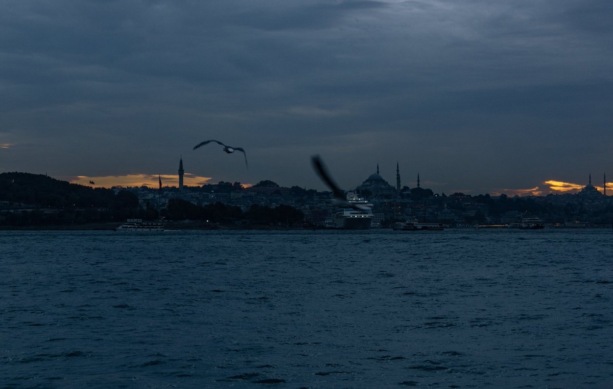 mikecarrones's tweet photo. Me encantan los atardeceres, pero los de Estambul son especialmente mágicos ✨ https://t.co/0YzVkWy8n1