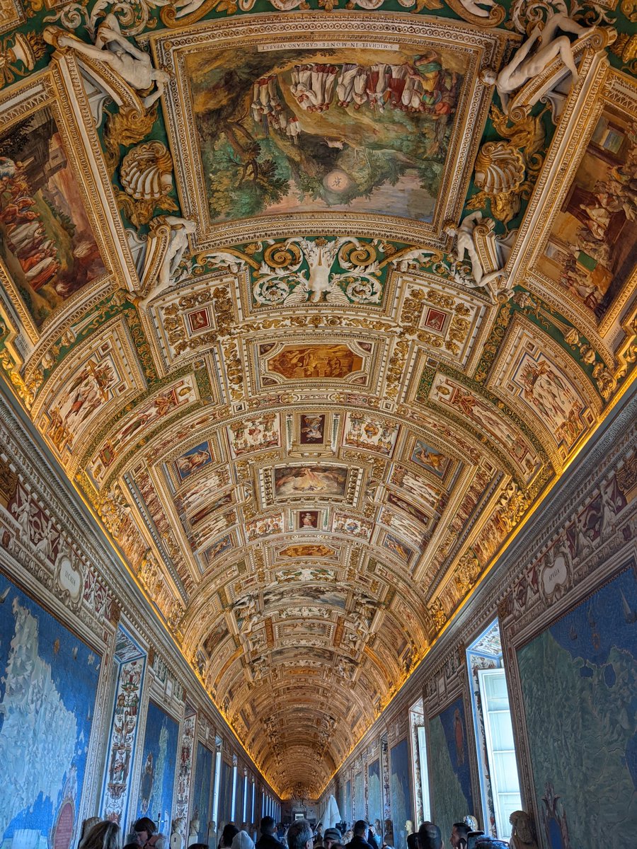 Always look up! #VaticanMuseums ❤️
