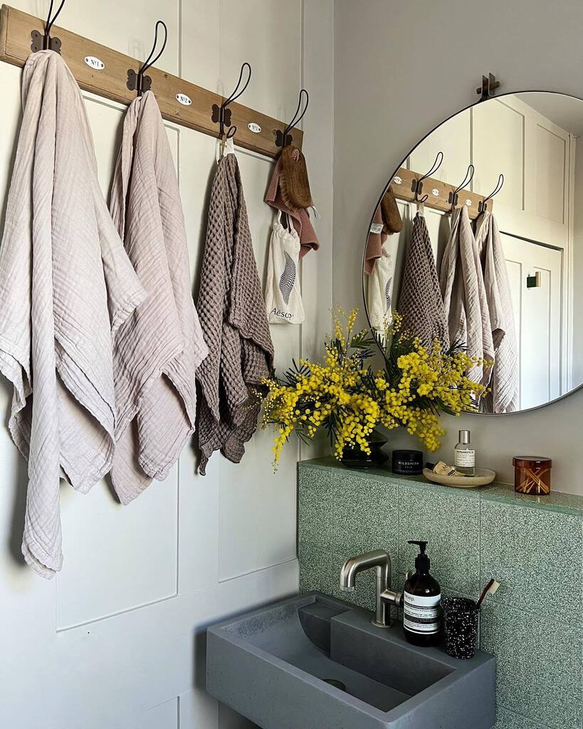 DesignSodaBlog's tweet image. Good morning, I haven’t posted a still for a very long time, but just look at these mimosa! Spoils from yesterdays tree pruning in the garden, I’ve got bunches all over the house 🙌🏻 though they’ll only last a couple of days before wilting, they are bring… instagr.am/p/CorIiAiNnuX/