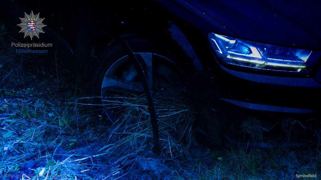 Polizei_MH's tweet photo. ⚠️ #VerkehrHESSEN ⚠️
#B457:
Nach einem Verkehrsunfall zw. #Gießen und #Lich ist AS #Fernwald der #A5 aus Ri. #Kassel kommend vollgesperrt.
Es kann zu weiteren Verkehrsbeeinträchtigungen kommen.
👉 Vorsicht Rückstau möglich!
#Polizei #Mittelhessen https://t.co/4dVHCwEWrG