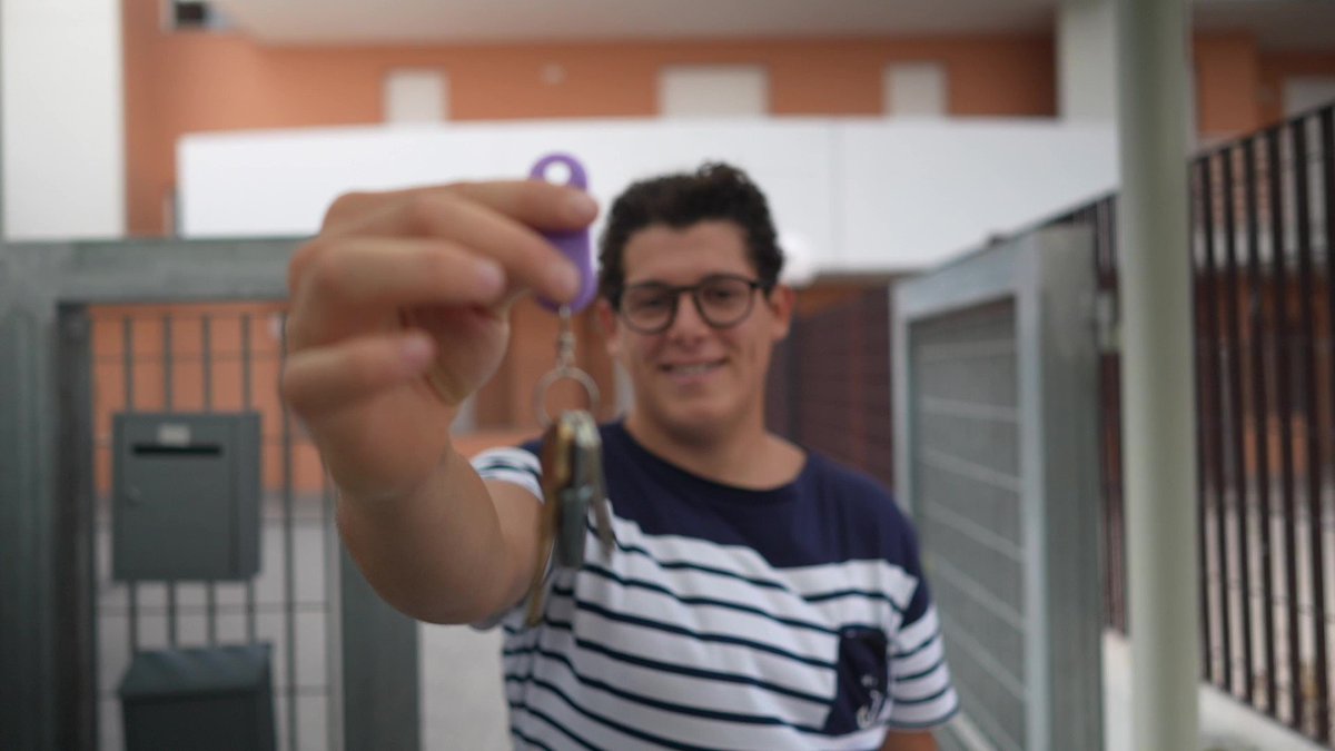 CaritasRoma's tweet photo. #StoriediAccoglienza📹 Nel video la storia di Yacine che, grazie al progetto #RICO2, promosso da Caritas #Roma con #ASCS e @CentroAstalli, è riuscito a firmare il suo primo contratto di locazione regolare e si appresta ad arredare la sua prima casa https://t.co/lp4SLevGFJ https://t.co/4PVpdBN5rb