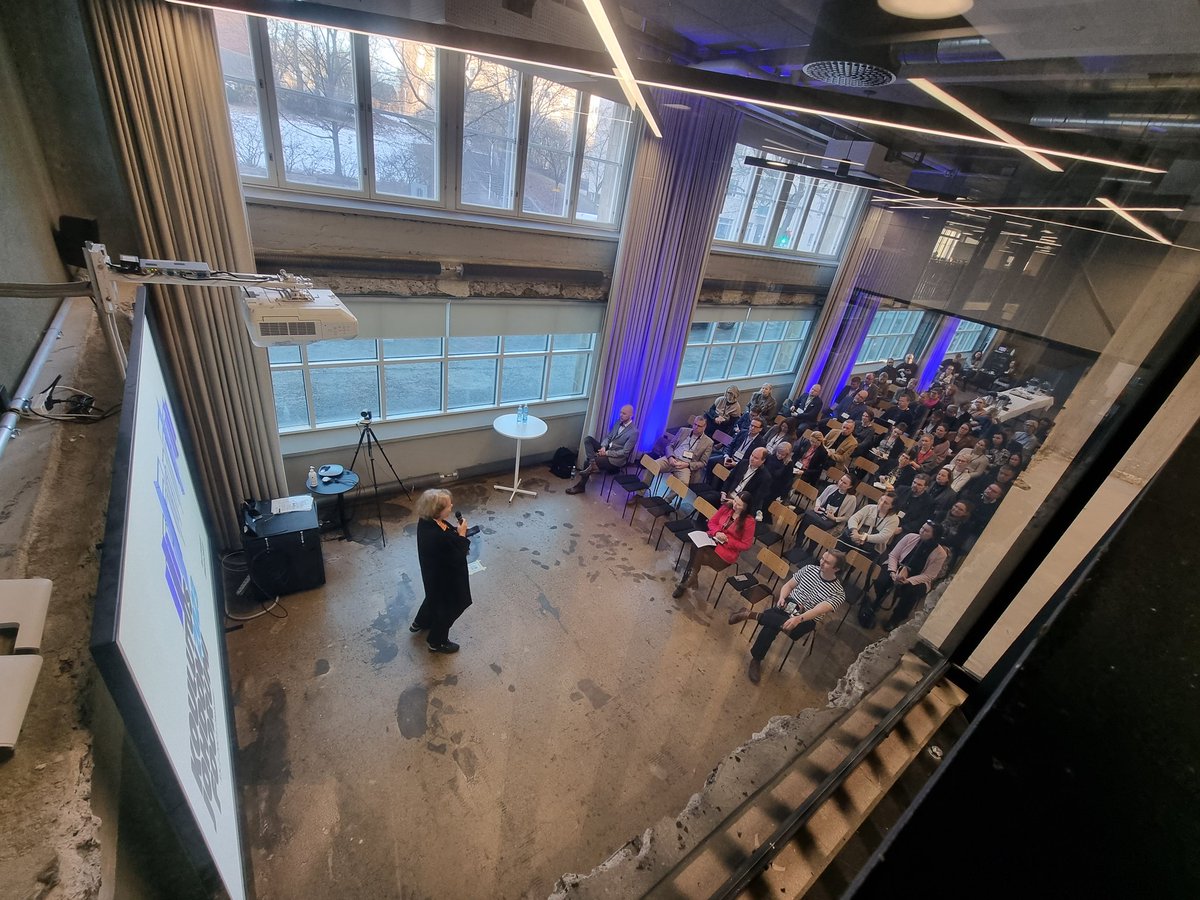 Suomen Yrittäjien Koulutusjohdon foorumi 2023 on tällä hetkellä käynnissä <a href="/metropolia/">Metropolia</a>:n Arabian kampuksella! 🙌 Äänessä juuri Metropolian rehtori-toimitusjohtaja @RiittaKonkola 

<a href="/suomenyrittajat/">Suomen Yrittäjät</a> #kojo2023 #yrittäjät #oppiminen #metaversumi