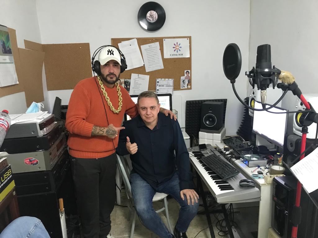 El próximo single de <a href="/CarlosKavila/">CarlosKavila</a>, con la producción de <a href="/fran_carmona_pr/">Francisco Carmona</a>, ya está perfilando los últimos arreglos y MUY PRONTO anunciaremos la fecha de estreno.
¿Hay ganas? ¡Que se noten por aquí los "Kavilers"! 

 #novedadesmusicales #flamenco #músicaurbana #trapmusic #trap