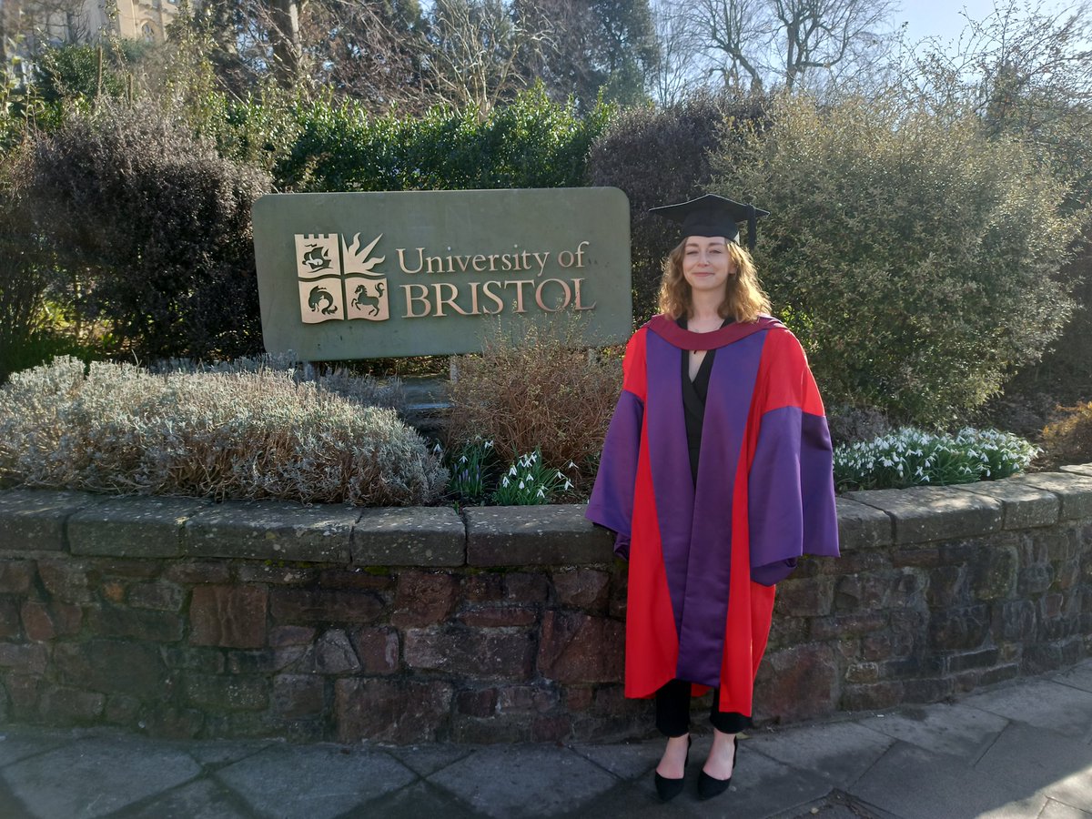 Had the best day yesterday celebrating (finally) becoming a Dr! Photos from an obligatory photoshoot in royal fort gardens ☀️ <a href="/BristolUni/">University of Bristol</a> #bristolgrad