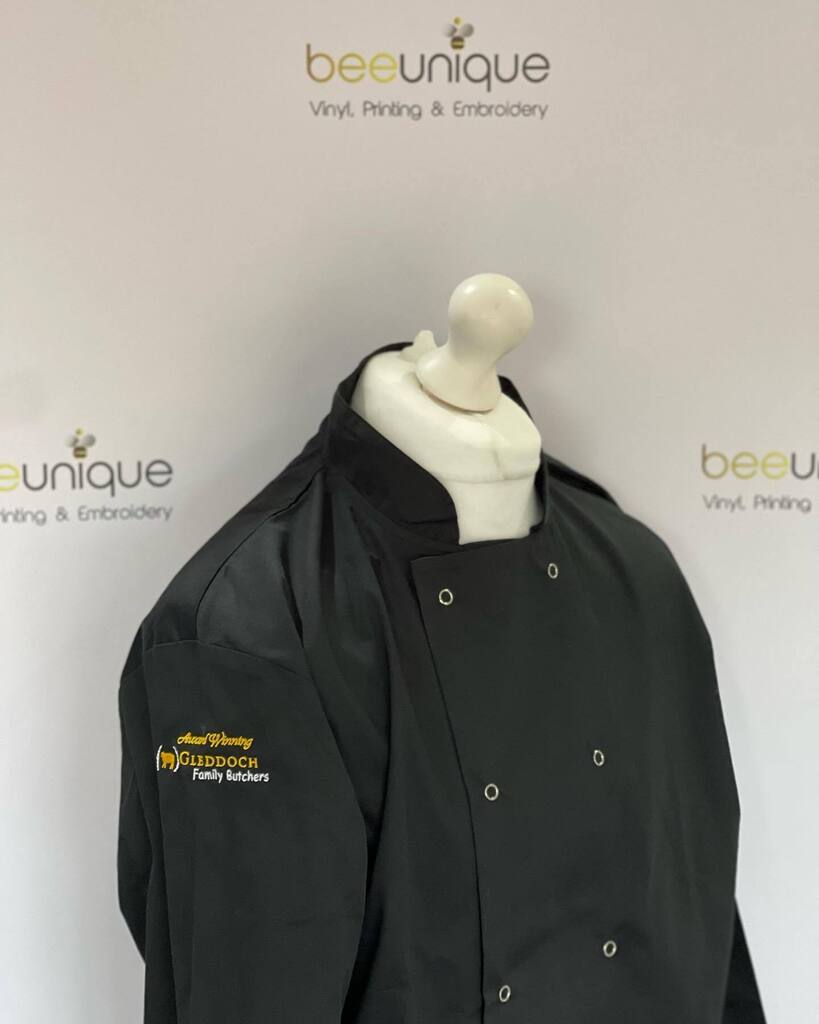 vinyl_bee's tweet photo. Lovely workwear bundle done for Gleddoch Family Butchers #workwearpaisley #eorlwearbundlespaisley #workwearbundlesrenfrewshire #embriodermylogopaisley #embriodermyworkwear #embroideruniforms https://t.co/4We7PaPFME https://t.co/kD9EyIWY8w