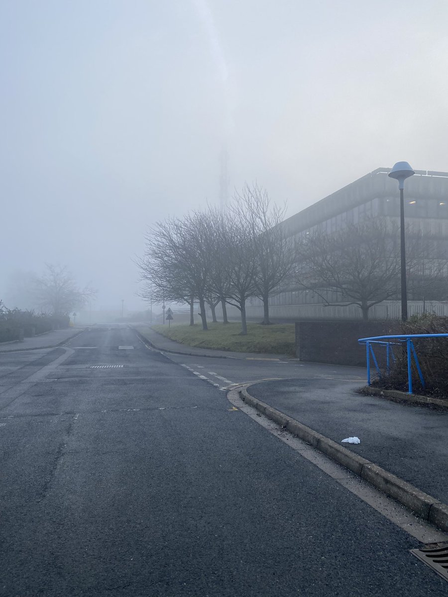 Darbs8797's tweet image. Very dull start to the day fingers crossed this fog lifts soon #coldmorning #GoodMorningEveryone @LincsPolice
