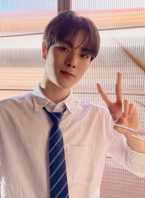 Fo_qoN_agAAqKpA?format=jpg&name=small